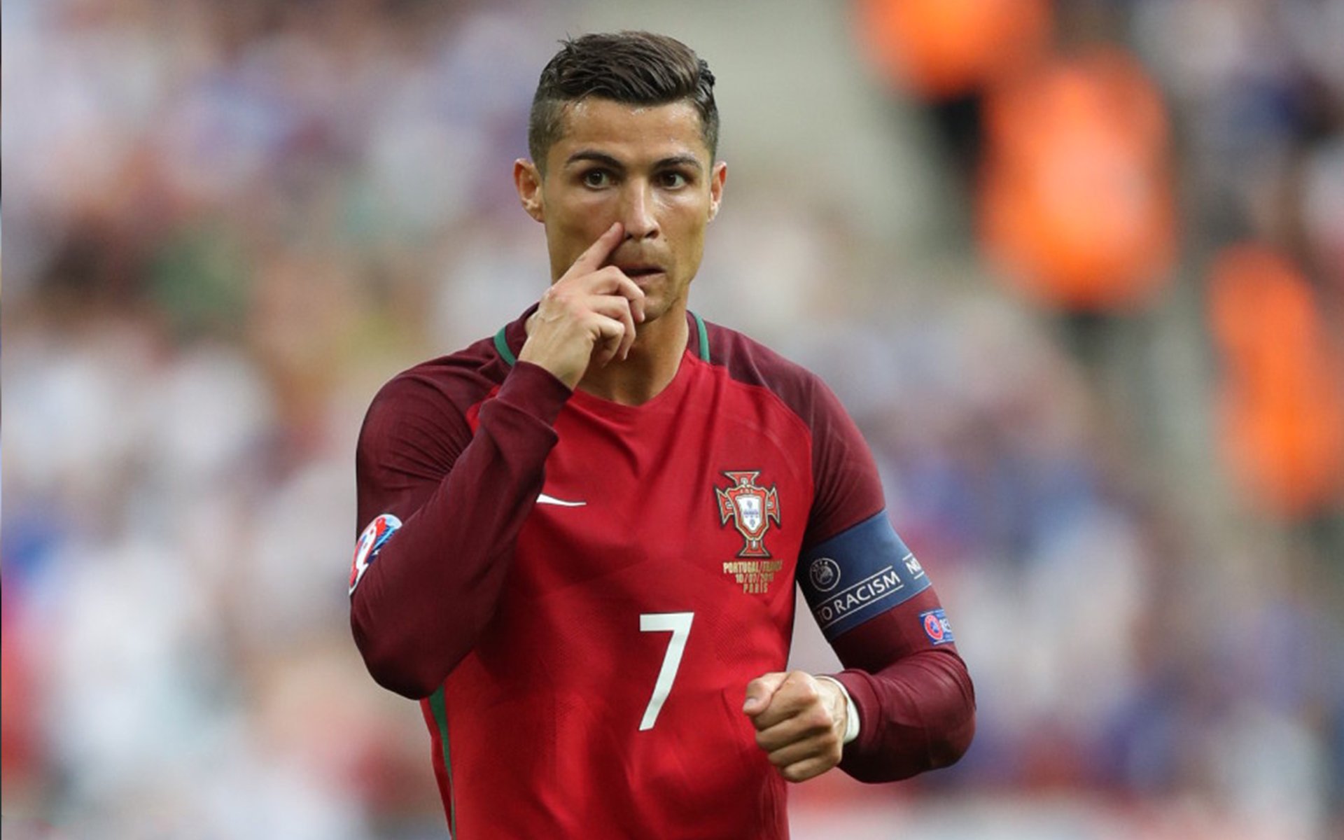 东契奇29+11+10：送约基奇式妙传 被犯规后随手一扔超远命中，东契奇亲签