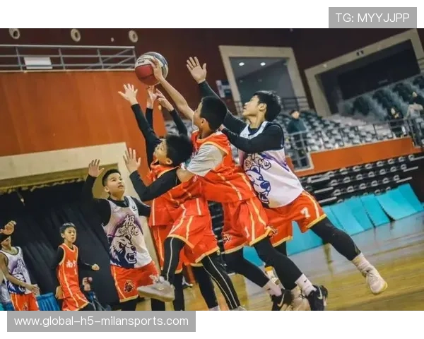 篮球梦点亮每一个奋斗的灵魂,篮球让我们点燃着激情与梦想 篮球梦点亮每一个奋斗的灵魂,篮球让我们点燃着激情与梦想