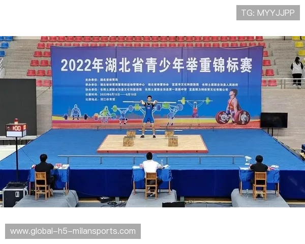 世界举重青训公开日：家长课堂助力选手成长理解支持，世界举重比赛规则