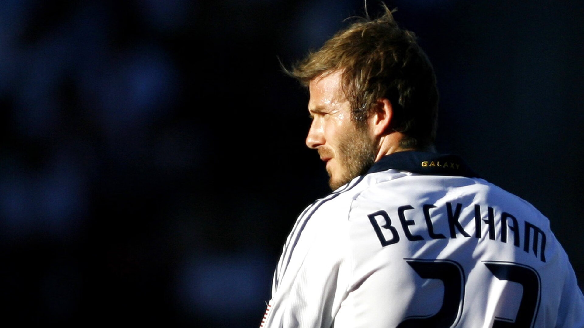 AC MILAN SPORTS全站-中国足球联赛引入智慧灯光系统提升观赛氛围，中国足球之光